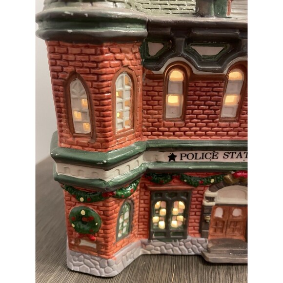 Dickens Collectables Towne Series Police Station with Cord and Original Box 1994 - Picture 10 of 12